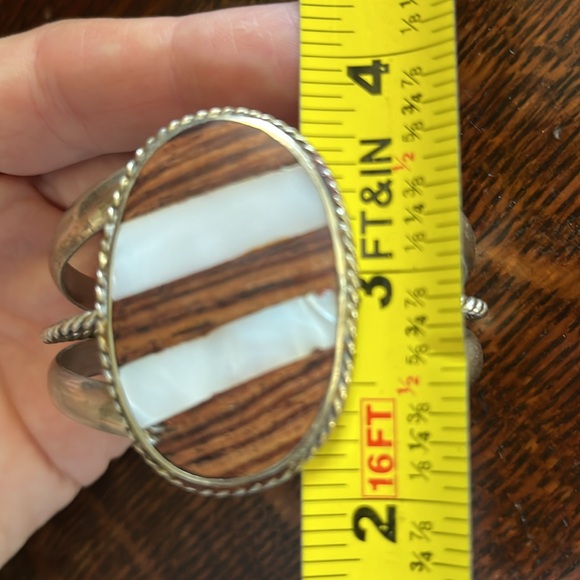 Vintage Cuff Bracelet. Gender neutral. Wood and Shell inlay. - Picture 8 of 8